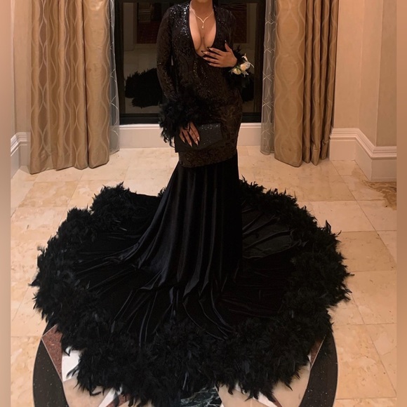 PROM DRESS - Picture 4 of 5